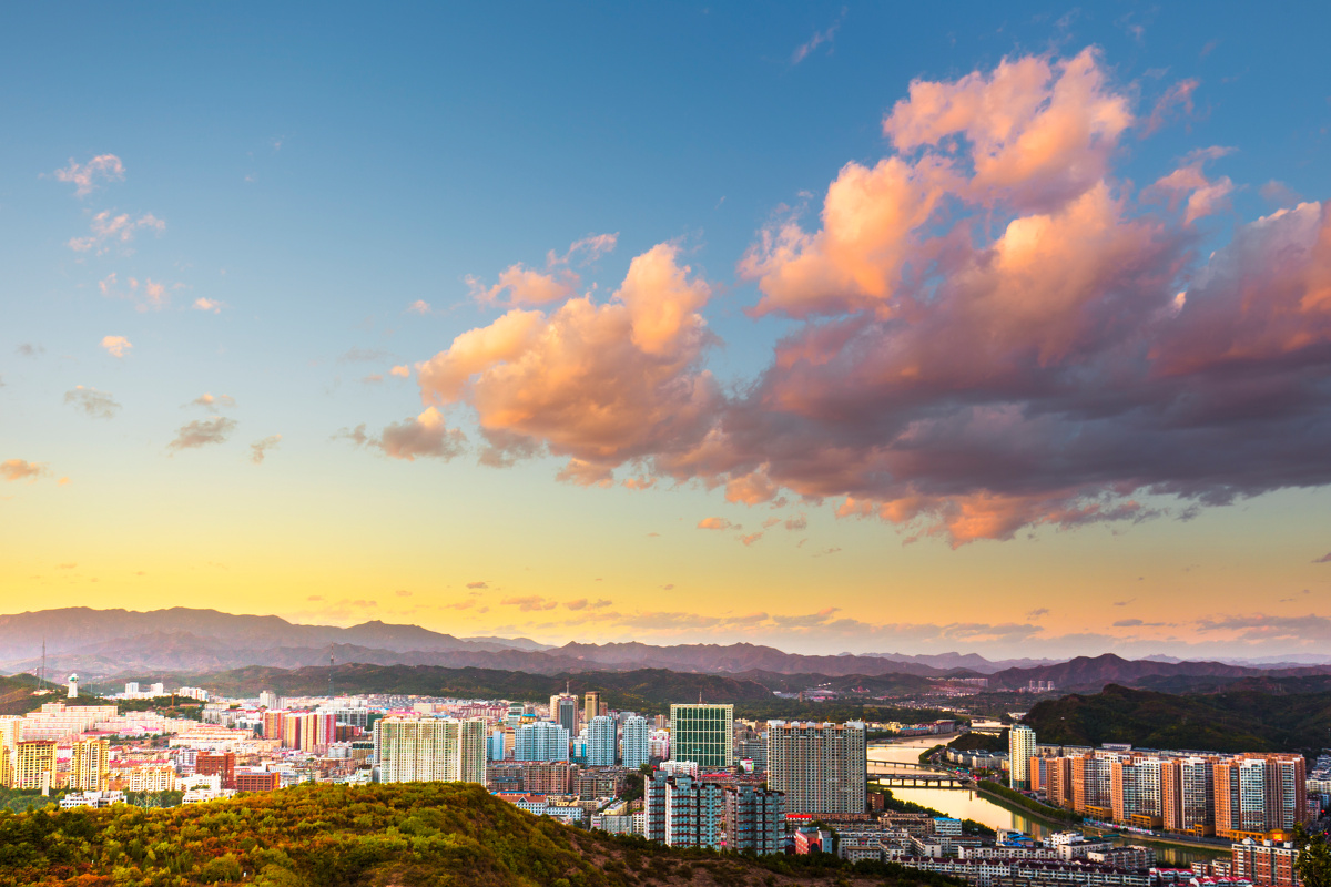 探寻承德巷弄深处的秘密花园，一家隐匿小店的奇幻之旅